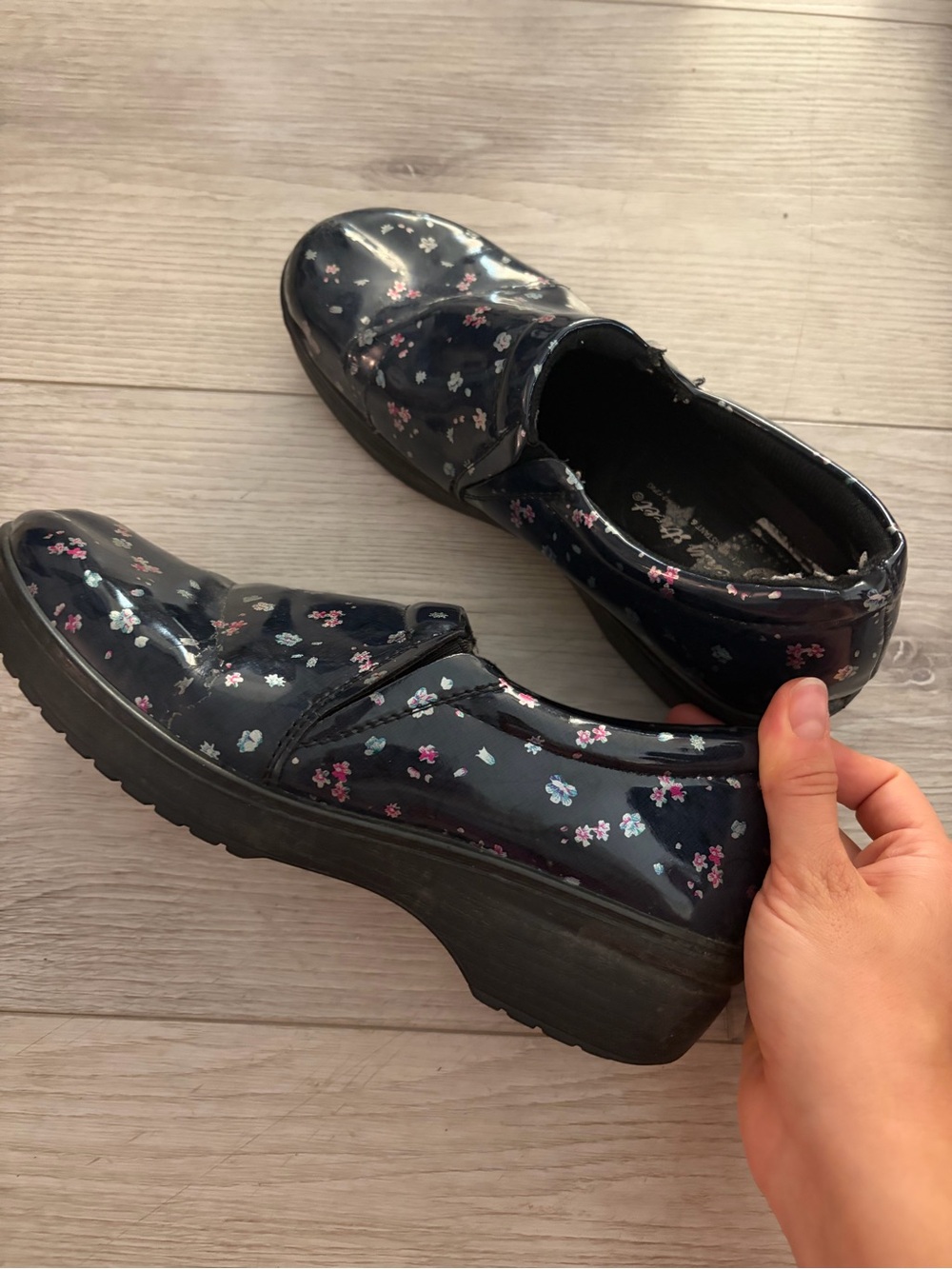Women’s Navy Floral Platform Slip-On Clogs